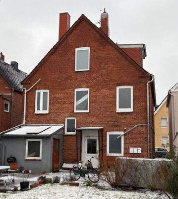 Gartenansicht / Hauseingangsbereich