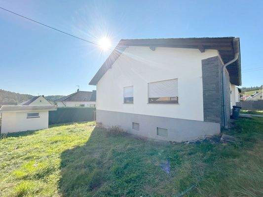 Garten neben dem Haus