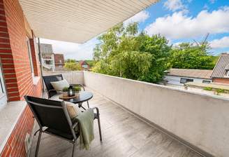 Großer Balkon mit Mühlenblick
