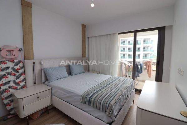 Apartment in a Project with Rich Amenities in Mezitli Mersin