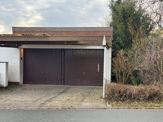 Doppelgarage mit 2 Toren.jpeg