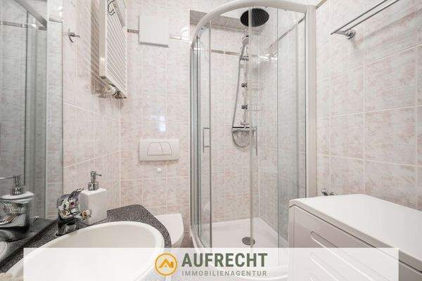 auchregepflegtes Dusch-Badezimmer mit WM-Anschlusscht_fr7_foto-craft_9818