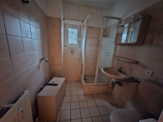 Apartment Badezimmer.jpg