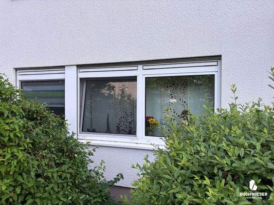 Wohnzimmer mit Gartenblick