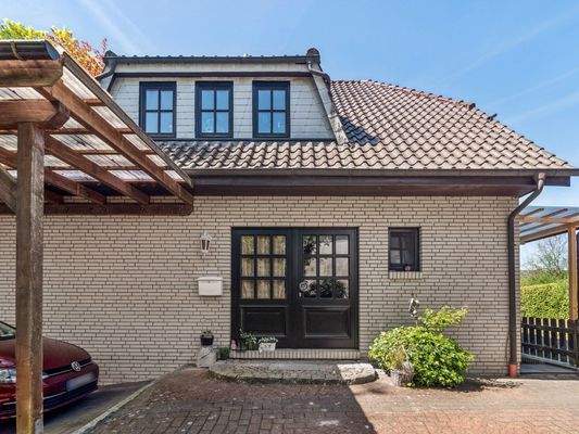 weitere Perspektive zum Hauseingangsbereich