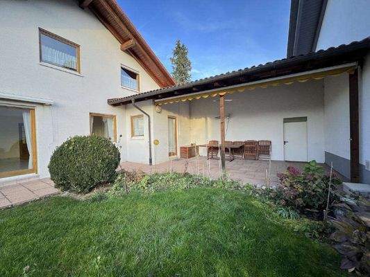 Klasse überdeckter Freisitz