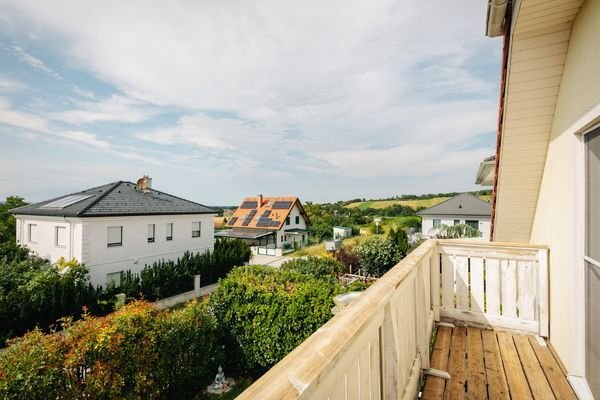Balkon mit Blick zum Badesee