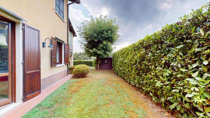 NA-072-9-Appartamento-arredato-con-corte-esclusiva