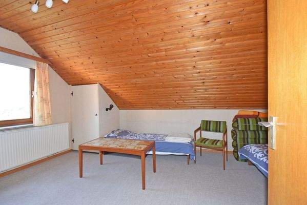 Schlafzimmer N°2 im DG