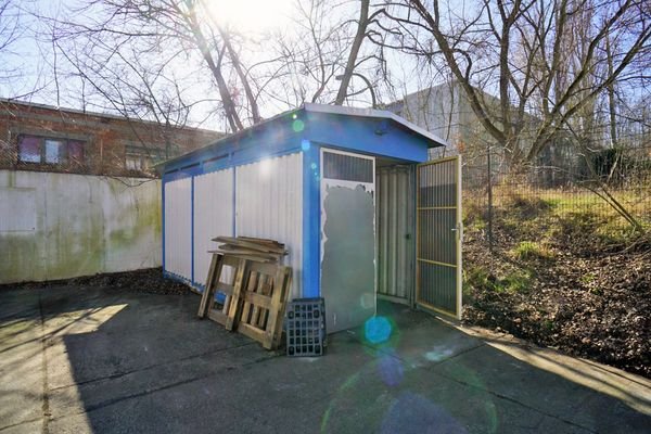 Container