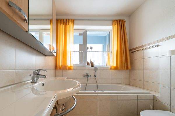 Kap Deck EG Duschbad/ Whirpool Badewanne