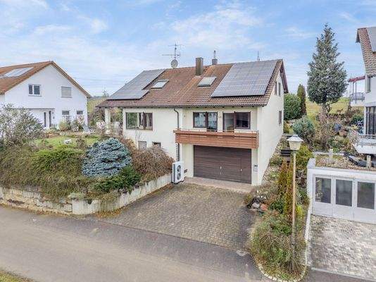 EFH mit geräumiger Doppelgarage