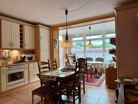 Küche mit Essbereich