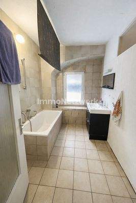 EG Wohnung Bad Beispiel