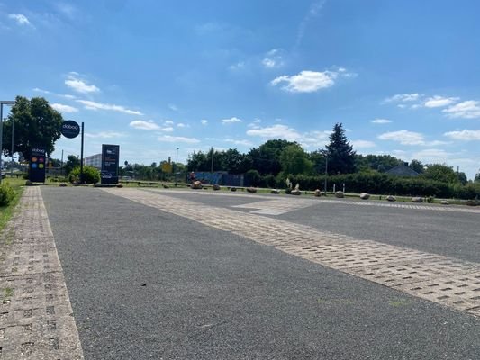 Blick auf spitze des Autoplatzes .jpeg