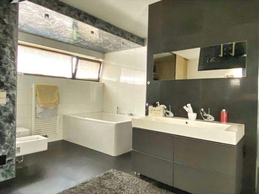 Bad im Elternschlafzimmer