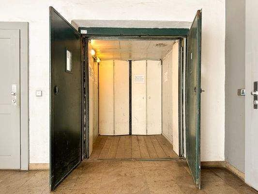 Aufzug bis ins 3. OG