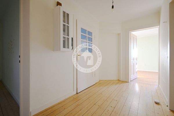 Erdgeschoss - Flur (Blick 1)