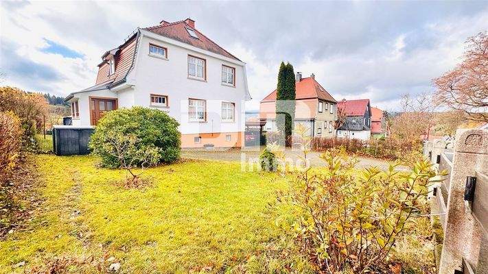 Vorgarten / Einfahrt / Hofbereich