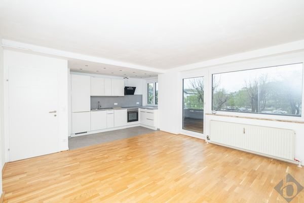 Modernes Wohn- Esszimmer