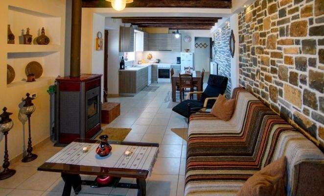 Südostkreta, Anatoli: Wohnung im ersten Stock mit Berg- und Meerblick zu verkaufen