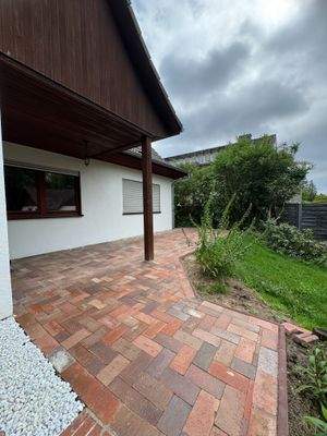 Teilüberdachte Terrasse