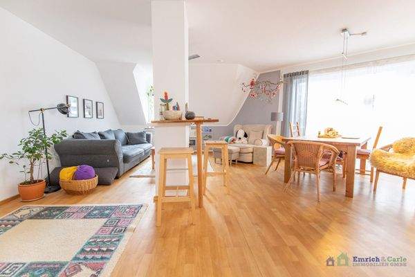 2.OG: Wohn-/Esszimmer