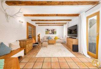 Wohnzimmer Haus links