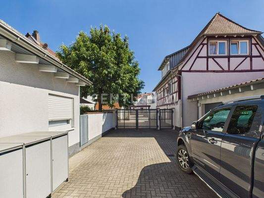 Blick Richtung Vorderhaus