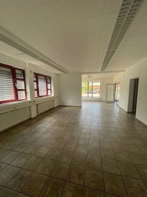 Büro und Empfang EG