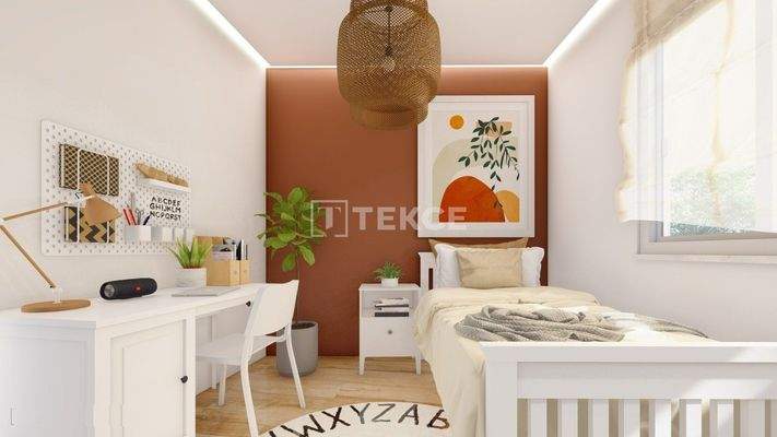 Furnished Building Near the Sea and Tram Stop in Balat İstanbul