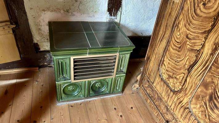 Heißluftofen Schlafzimmer Dachgeschoss