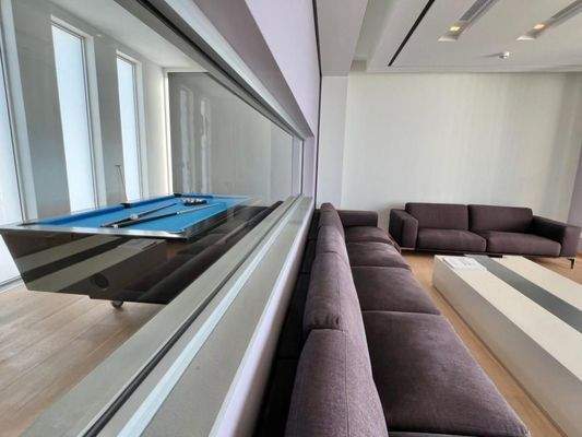 Einzigartige Villa am Meer mit Innenpool, Gärten und Gästehaus