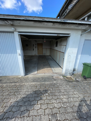 Garage mit Grube.png