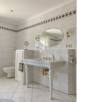 Badezimmer Ansicht 2.png