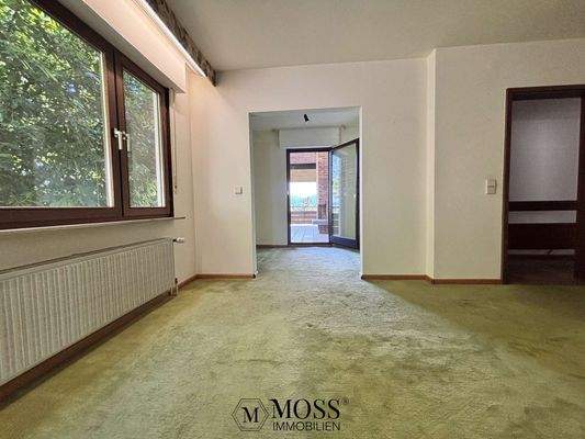 Blick zum Balkon-Ausgang