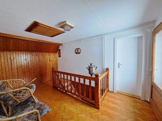 DG - Flur / Treppenaufgang