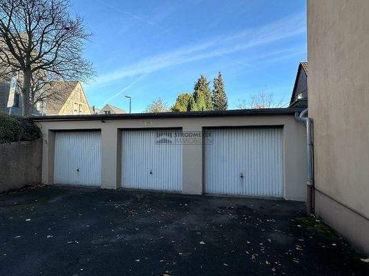 Garage mit Zugang zur Terrasse