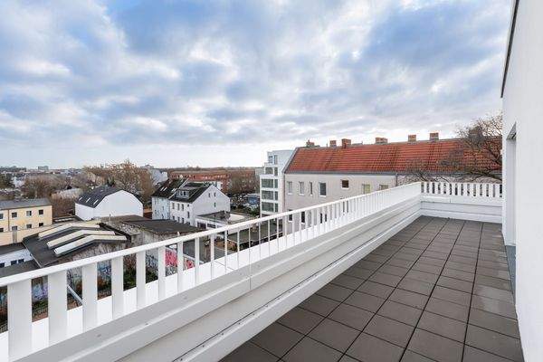 Lichtdurchflutete Dachgeschosswohnung mit Dachterrasse in Neukölln! WE 39