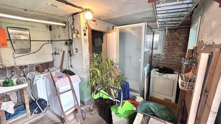 Kellerraum IV mit Bad