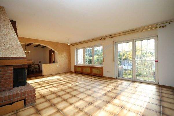 WOHNZIMMER MIT KAMIN