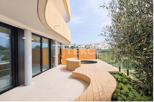 Sea-View Apartment in El Higuerón, Fuengirola with Jacuzzi