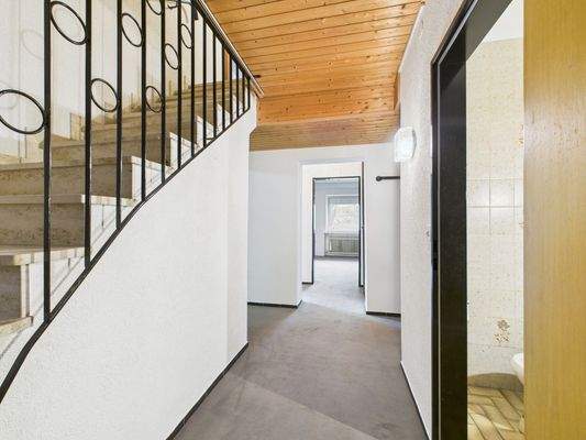 Diele und Treppe im Untergeschoss