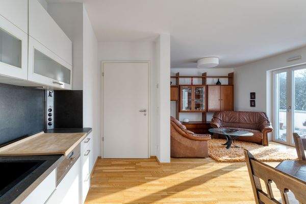 Großzügiger Wohn- und Essbereich.jpg