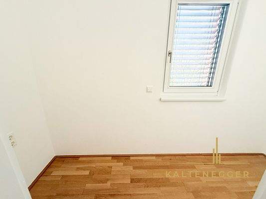 Großer Abstelleraum 4,08 m² mit Fenster und WM-Anschluss