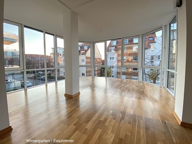 Exklusive, geräumige 4-Zimmer-Wohnung mit Balkon und Fahrstuhl in Geismar-Kiesseekarree