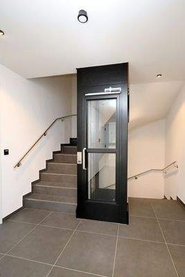 Treppenhaus Aufzug nach Fertigstellung