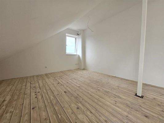 5. Zimmer oder 5. 6. und 7. Zimmer im Dachgeschoss