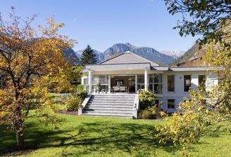 Südansicht mit Terrasse