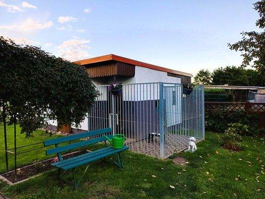zweite Garage & Hundezwinger